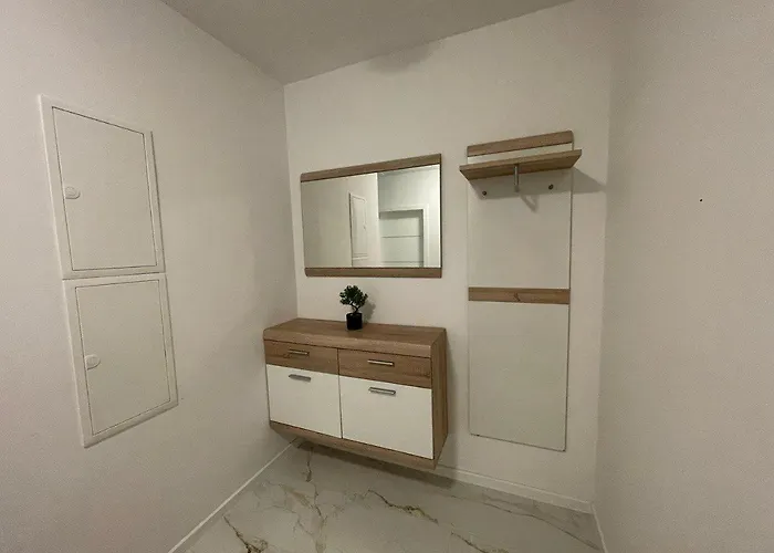 Katja In 特罗吉尔