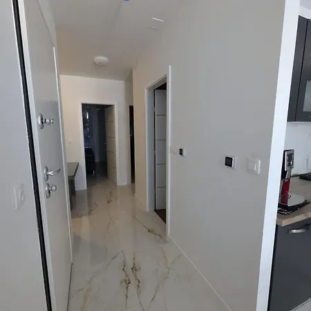 Katja In * تروغير